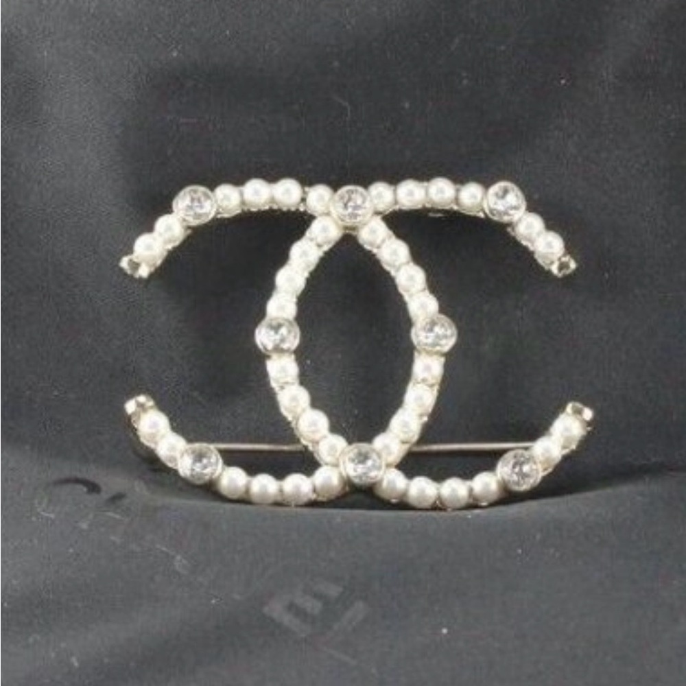 Chanel 20C CC Brooch Golden 1CK419C. Gold plated, crystal and pearls. - Picture 1 of 9